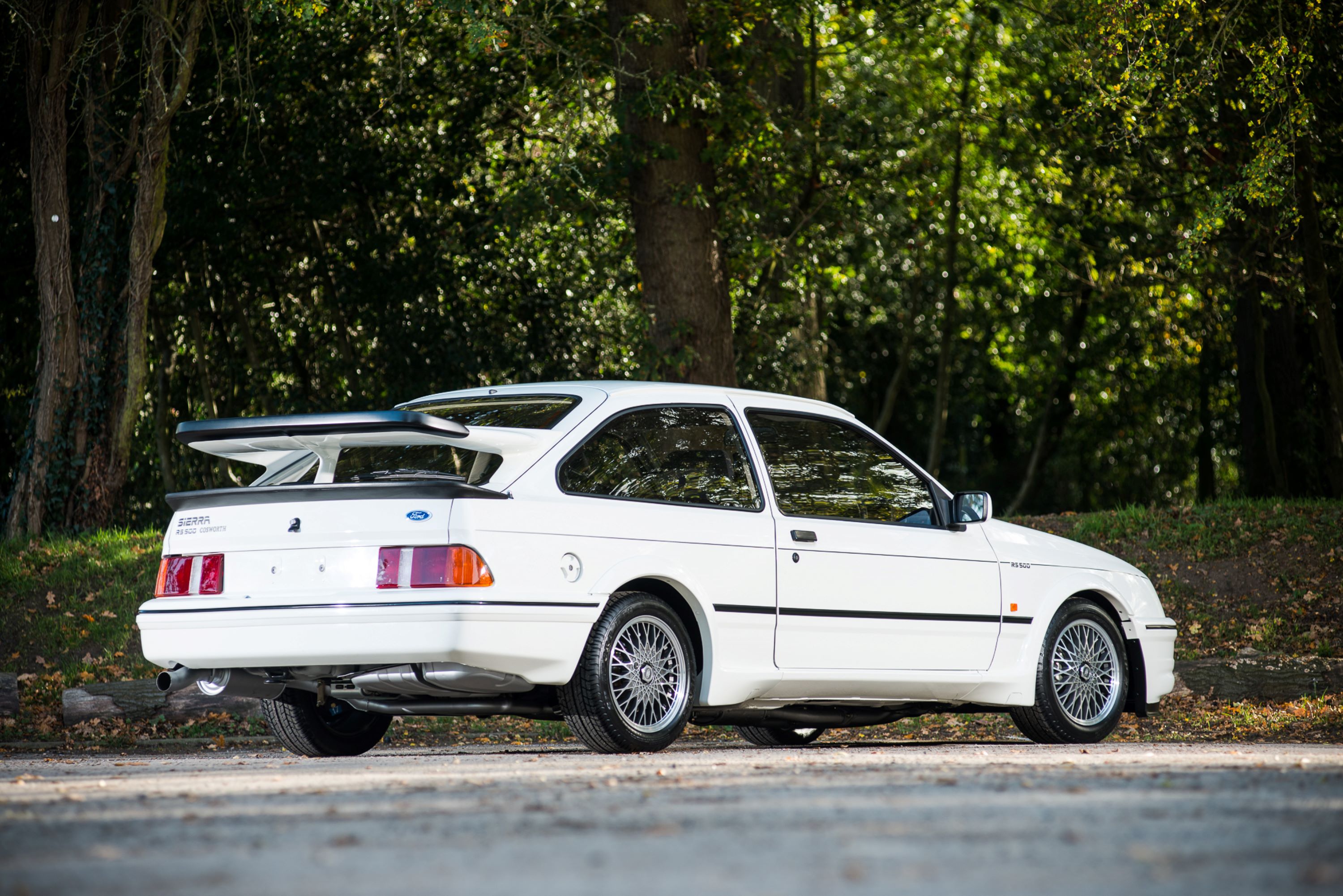 Niesamowity Ford Sierra RS Cosworth kończy 35 lat Magazyn Auto