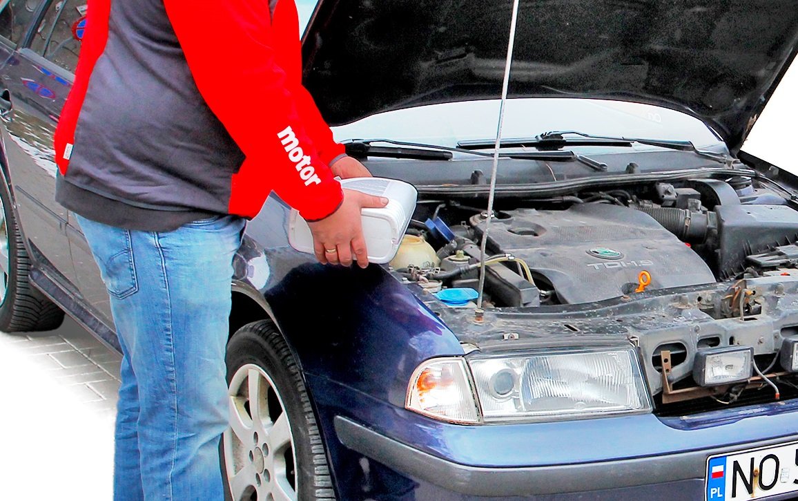 Jak samemu wymienić termostat Przewodnik krok po kroku Magazyn Auto