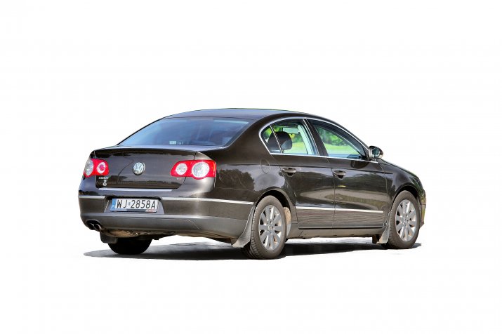 Volkswagen-Passat-B6_2