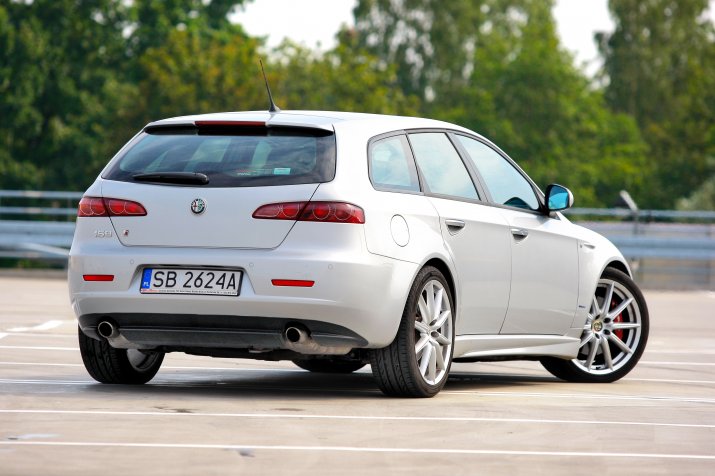 Alfa-Romeo-159_4