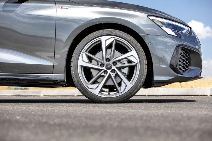 Audi A3 Limousine_01