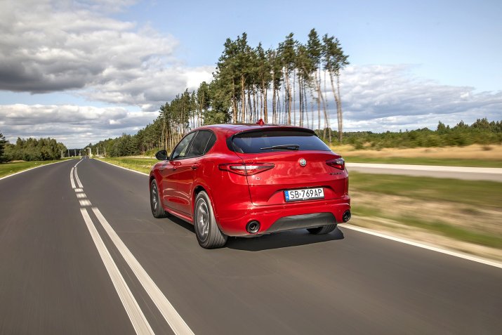 Alfa Romeo Stelvio_03