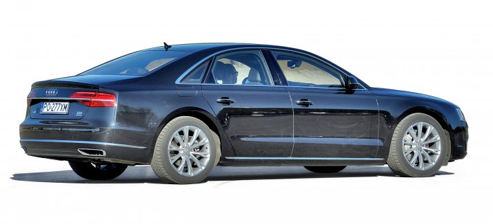 Audi-A8-D4_2