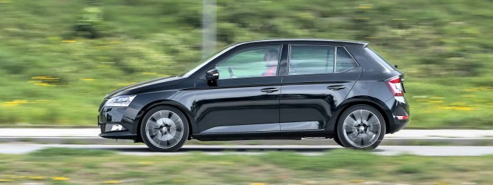 Skoda Fabia jadąca
