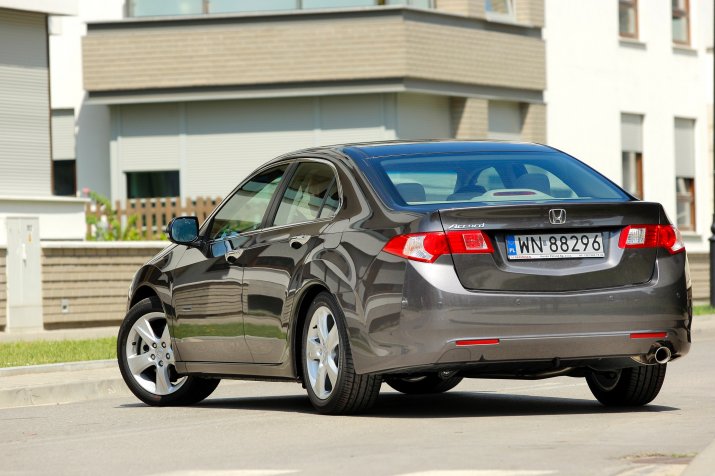 Honda-Accord-VIII_6