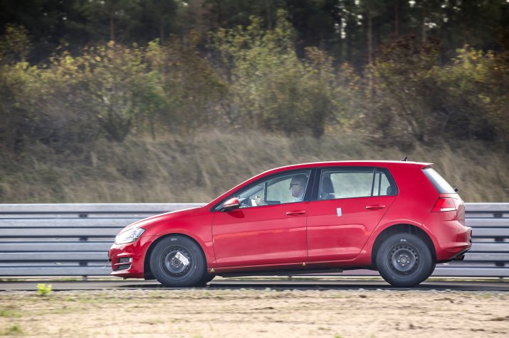 Test hamowania przy dużych prędkościach