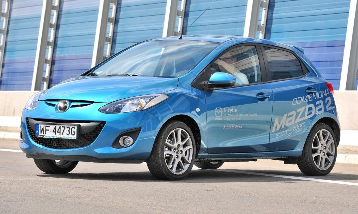 Mazda-2-II_5