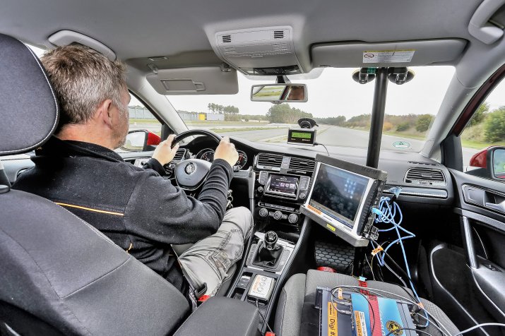 Wnętrze auta podczas testów