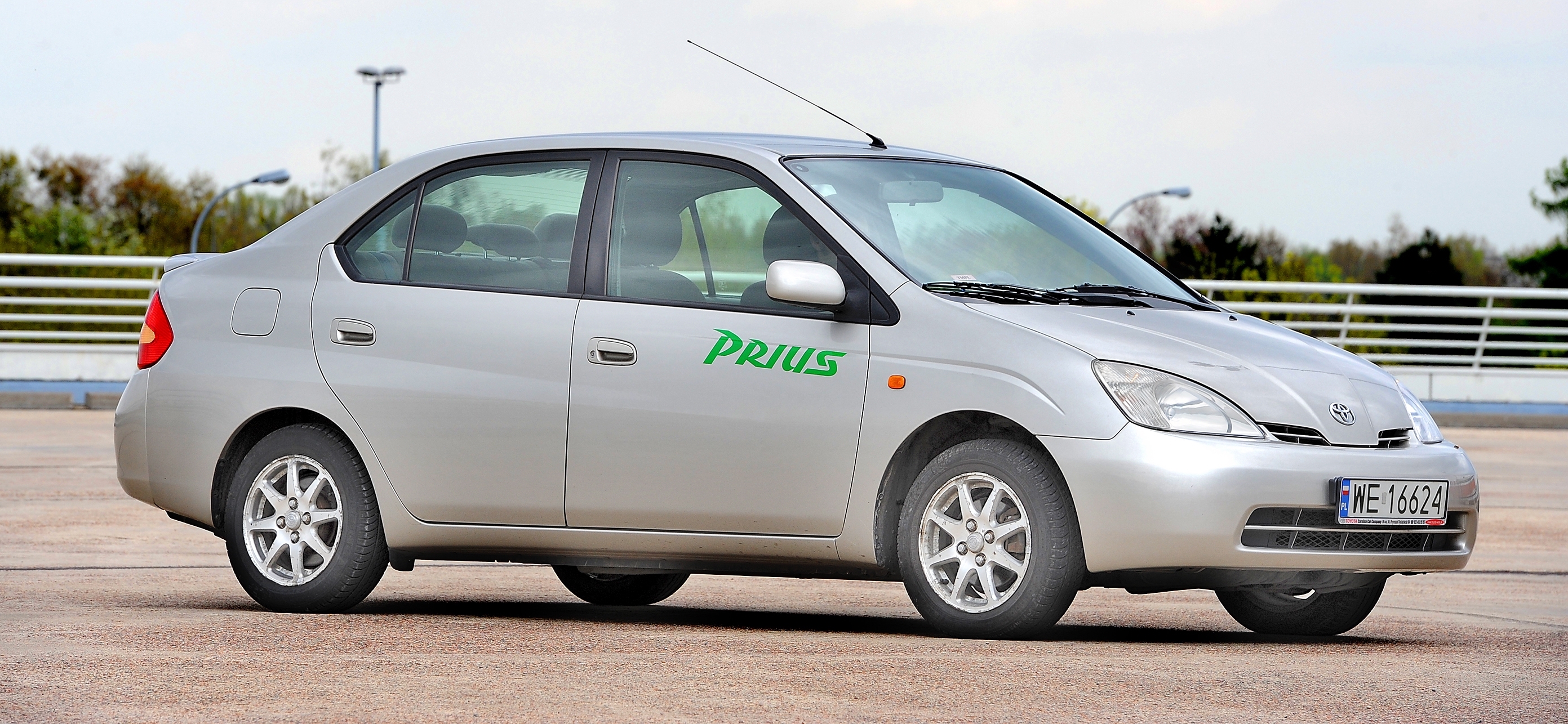 Toyota-Prius-I_7