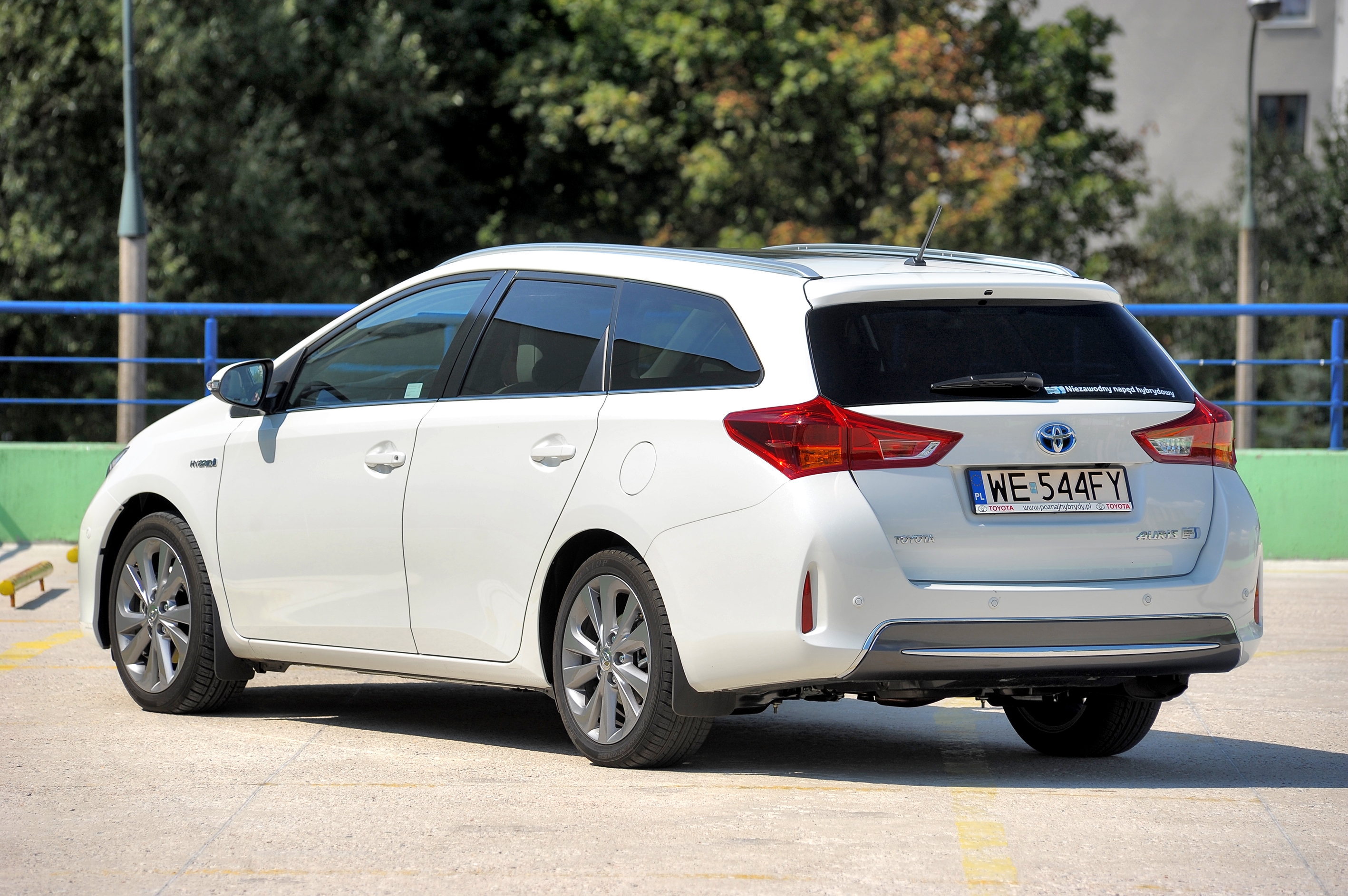 Toyota-Auris-II_5