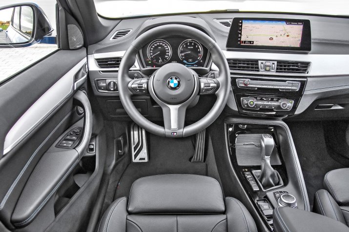 KSZ_BMW_X1_II_FL_25e_INTERIOR_003