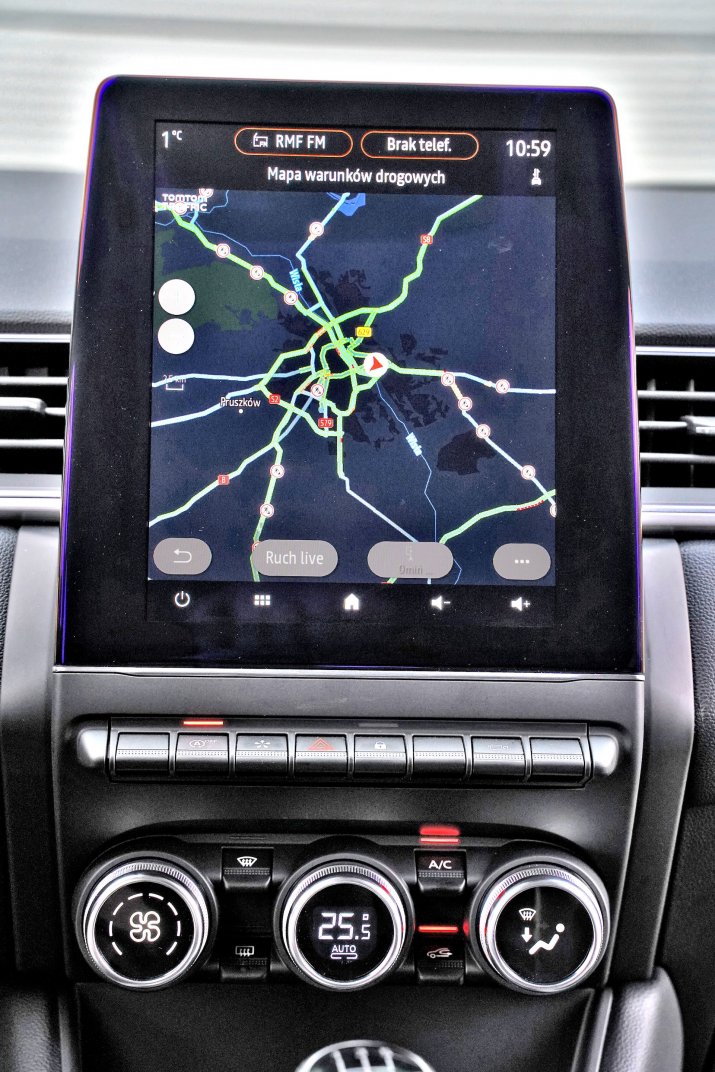 2020_Renault_Captur_01