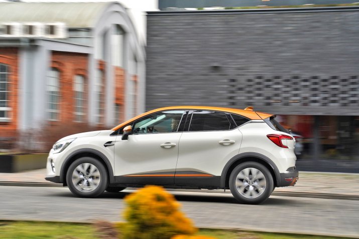 2020_Renault_Captur_08