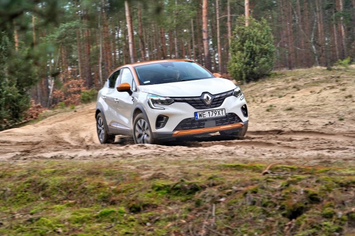 2020_Renault_Captur_09