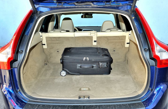Volvo-XC60-I_4