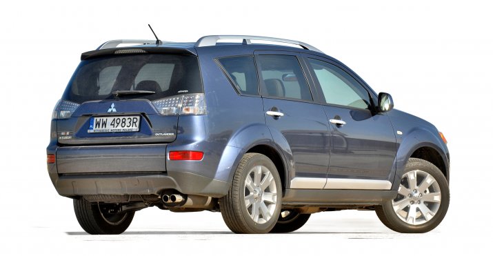 Mitsubishi-Outlander-II_2