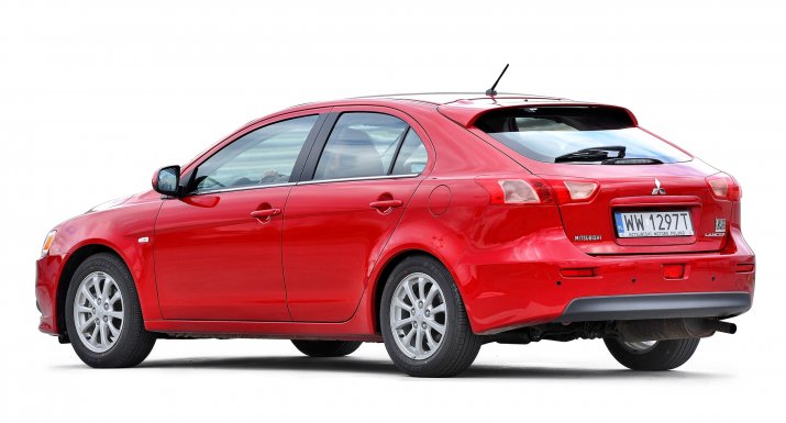 Mitsubishi-Lancer-VIII_2