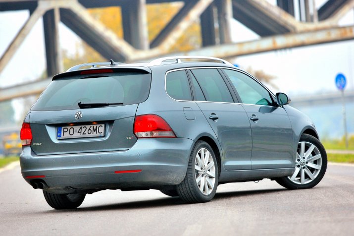 Volkswagen-Golf-VI_4