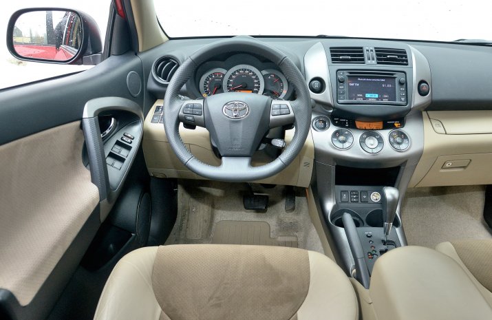 Toyota-RAV4-III_3