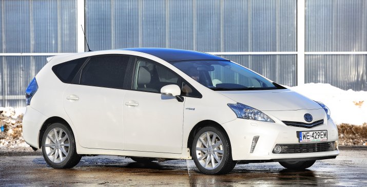 Toyota-Prius-III_7