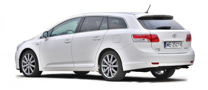 Toyota-Avensis-III-T27_2