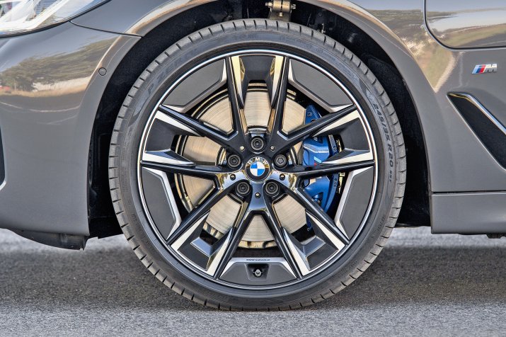 KSZ_BMW_530e_G30_FL_EXTERIOR_013