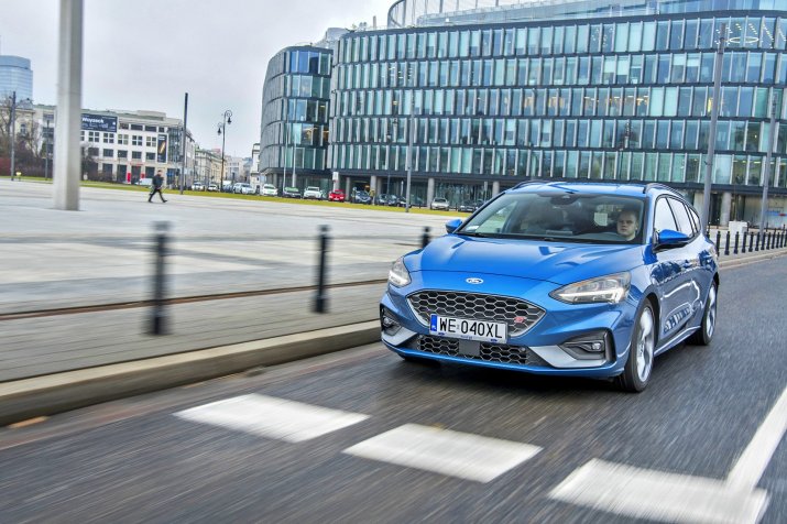 KSZ_FORD_FOCUS_IV_KOMBI_ST_DYNAMIKA_006