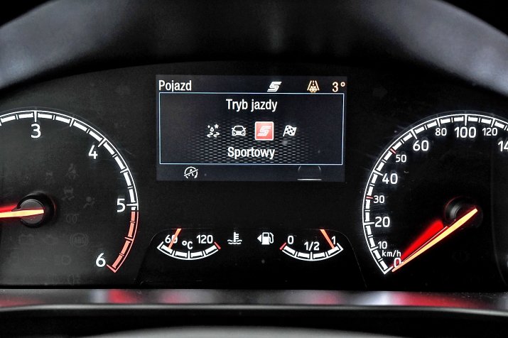 KSZ_FORD_FOCUS_IV_KOMBI_ST_INTERIOR_138