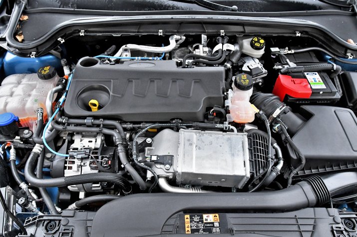 KSZ_FORD_FOCUS_IV_KOMBI_ST_INTERIOR_104