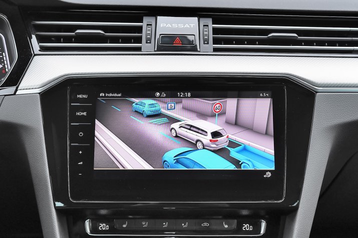 KSZ_VW_PASSAT_VIII_R_EDITION_VARIANT_INTERIOR_218