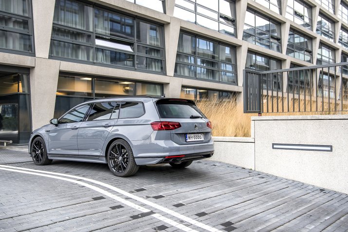 KSZ_VW_PASSAT_VIII_R_EDITION_VARIANT_STATYKA_051