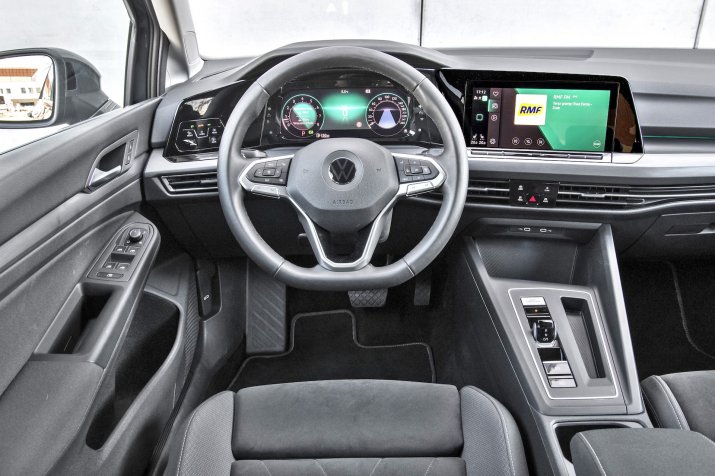 KSZ_VW_GOLF_VIII_STYLE_INTERIOR_001