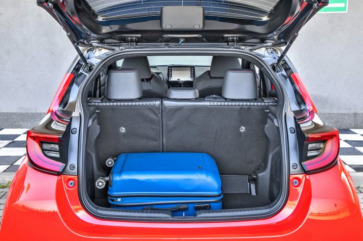 2020 Toyota Yaris Hybrid_6