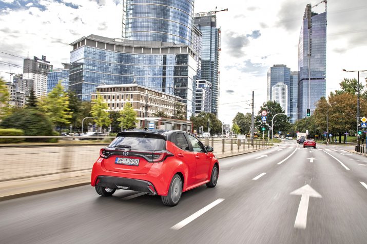 2020 Toyota Yaris Hybrid_9