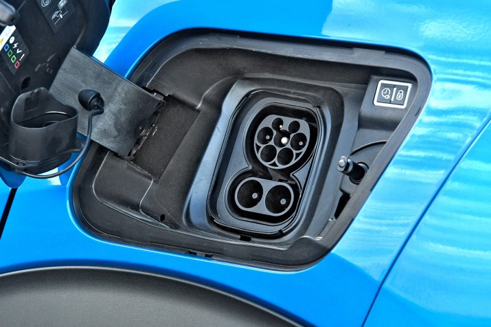 KSZ_PEUGEOT_e2008_II_GT_EXTERIOR_037