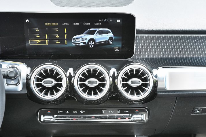 KSZ_MB_GLB200d_PROGRESIVE_INTERIOR_055