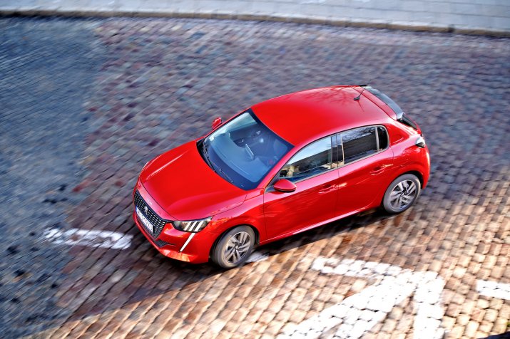 2020 Peugeot 208_01