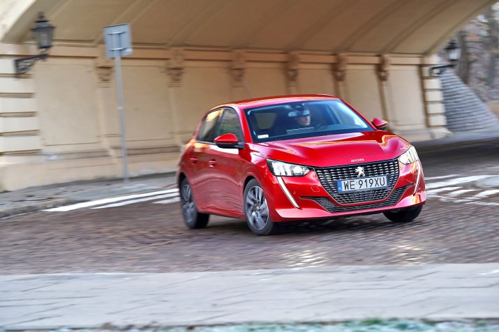 2020 Peugeot 208_02