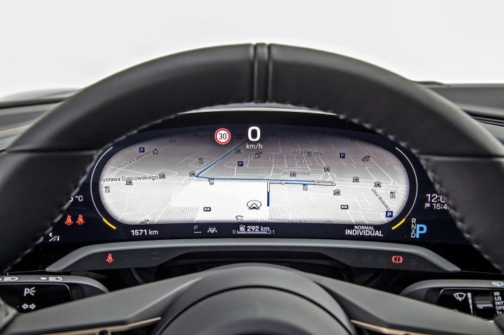 Porsche Taycan Turbo_07