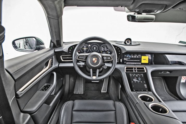 Porsche Taycan Turbo_08