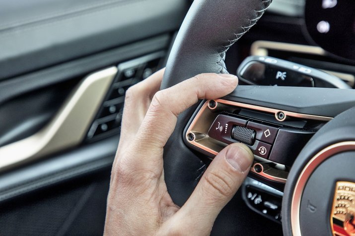 Porsche Taycan Turbo_012