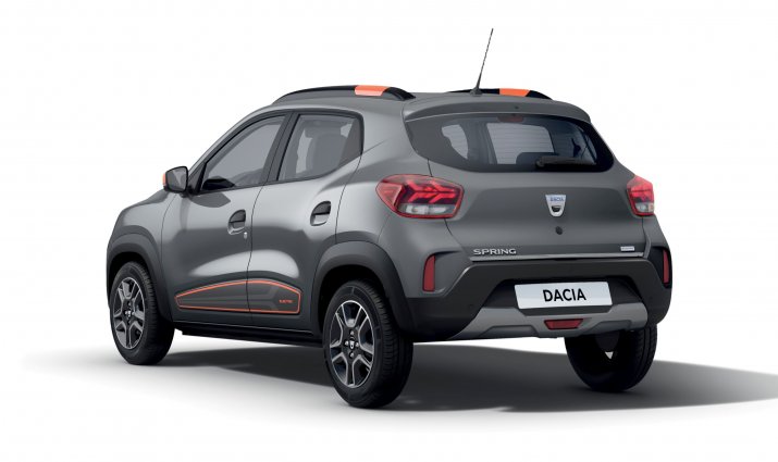 Dacia SPRING(2)