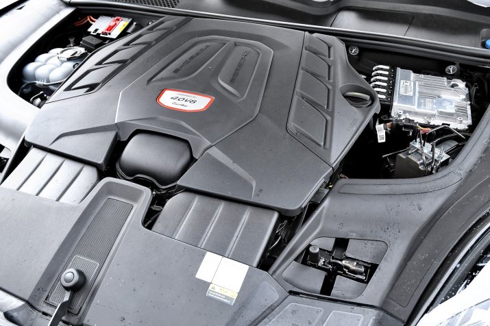 KSZ_CAYENNE_TURBO_COUPE_INTERIOR_384