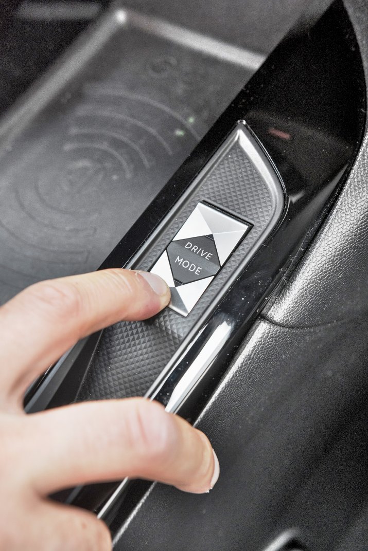 KSZ_DS_3_CROSSBACK_ETENSE_INTERIOR_107