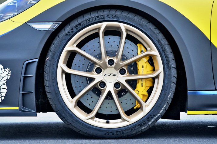 KSZ_PORSCHE_CAYMAN_III_GT4_EXTERIOR_012