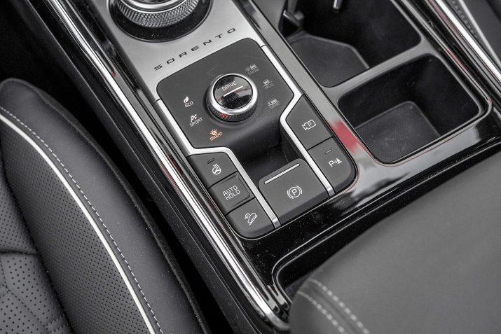 KSZ_KIA_SORENTO_IV_HEV_INTERIOR_095