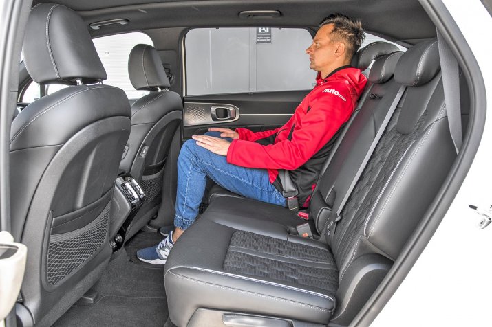 KSZ_KIA_SORENTO_IV_HEV_INTERIOR_020