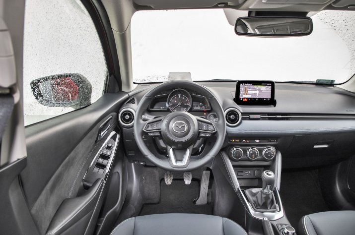 Mazda 2_01