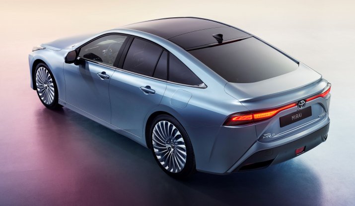 mirai-high-rear34-v4-hr-5000px