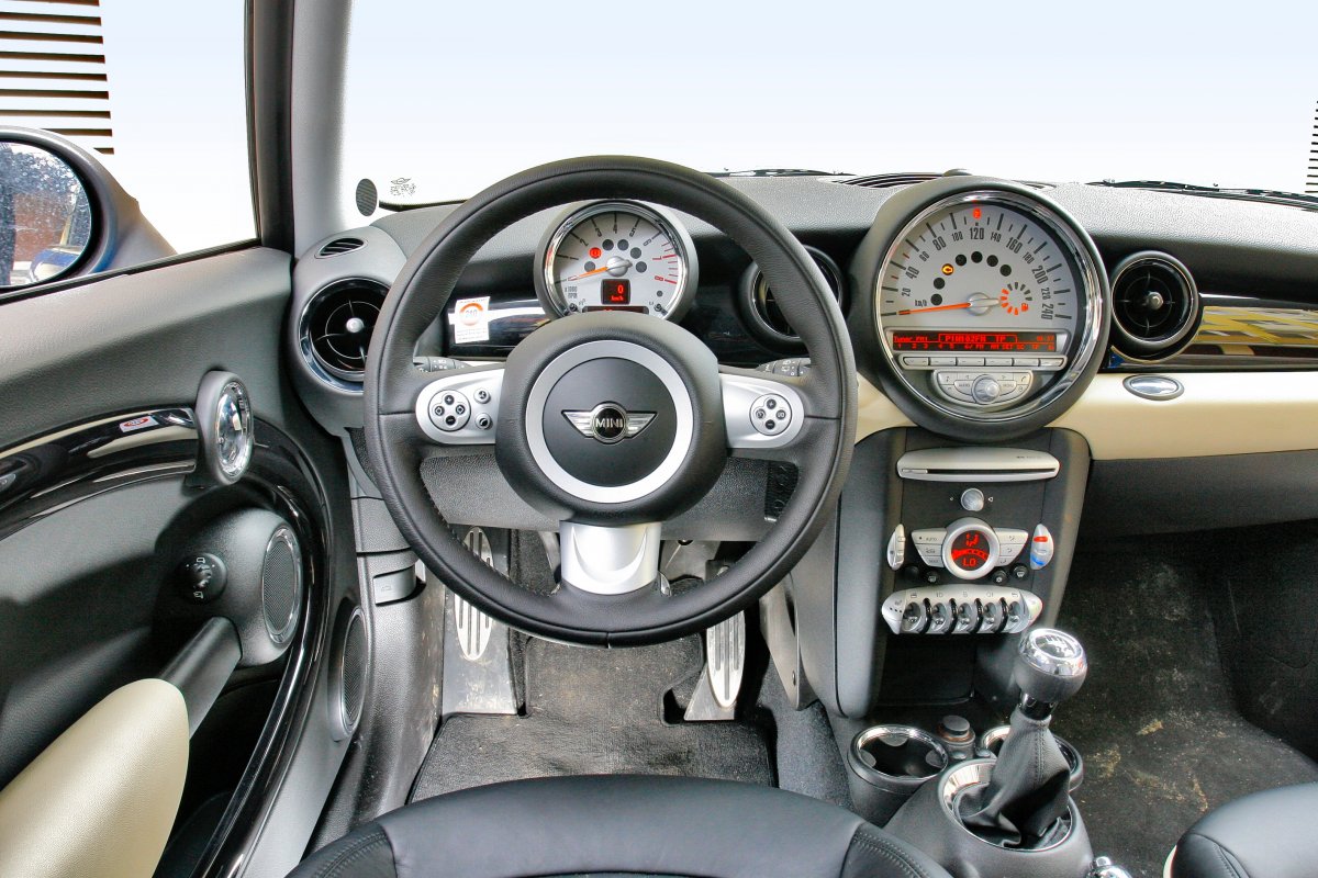 Mini One/Cooper II (R56) - Magazyn auto